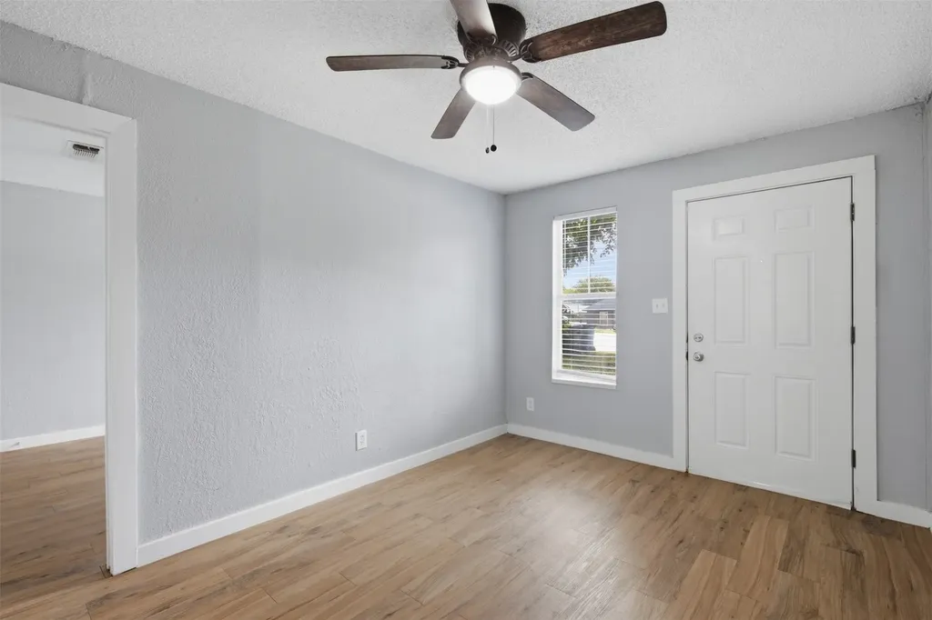 615 W Coffin Street Denison TX 75020