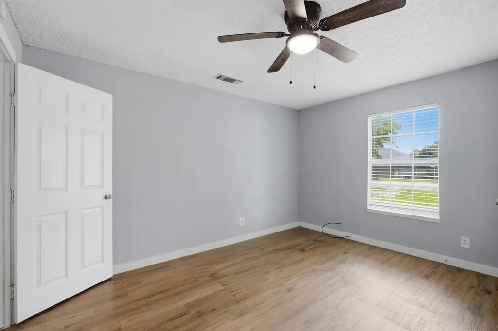 615 W Coffin Street Denison TX 75020