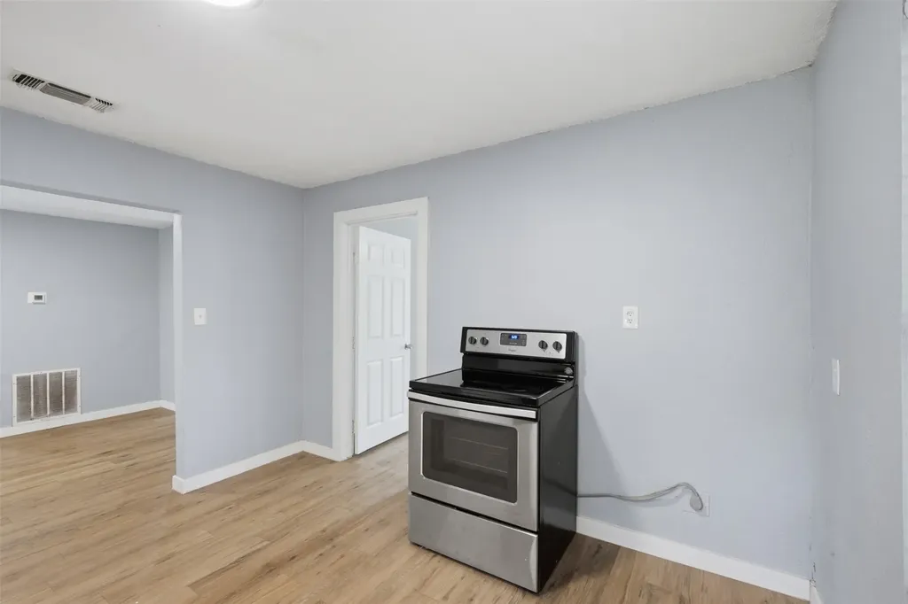 615 W Coffin Street Denison TX 75020