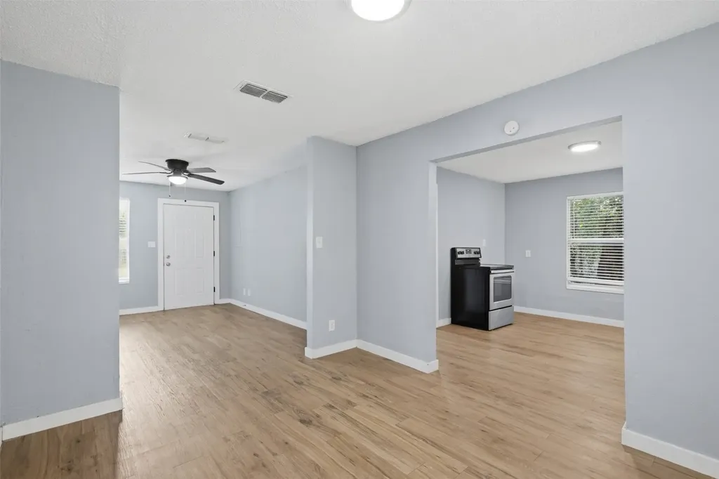 615 W Coffin Street Denison TX 75020