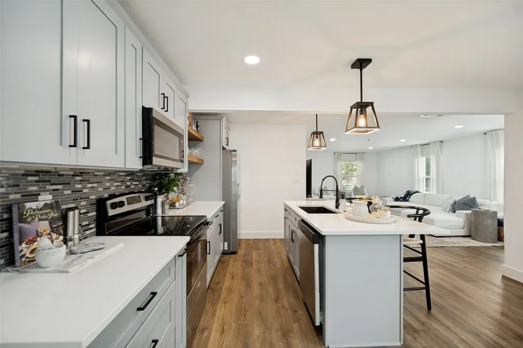10229 San Juan Avenue Dallas TX 75228