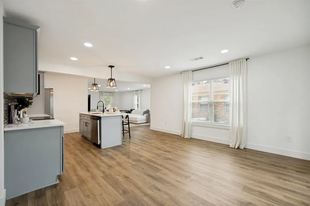 10229 San Juan Avenue Dallas TX 75228