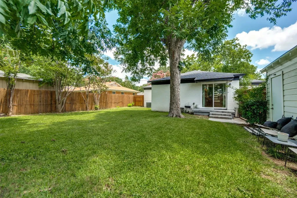 10229 San Juan Avenue Dallas TX 75228