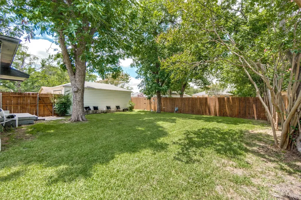 10229 San Juan Avenue Dallas TX 75228