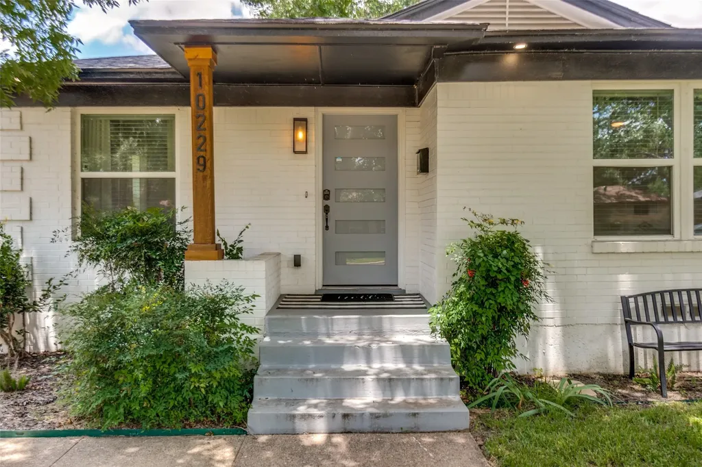 10229 San Juan Avenue Dallas TX 75228