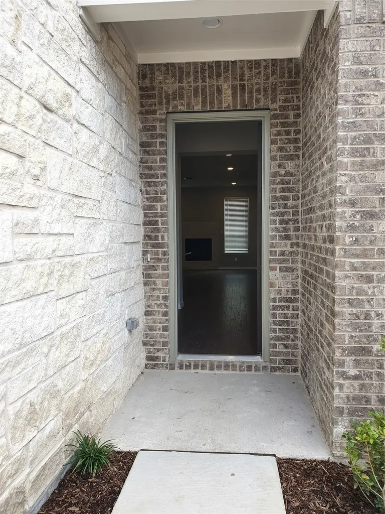 8266 Primrose Way Dallas TX 75252