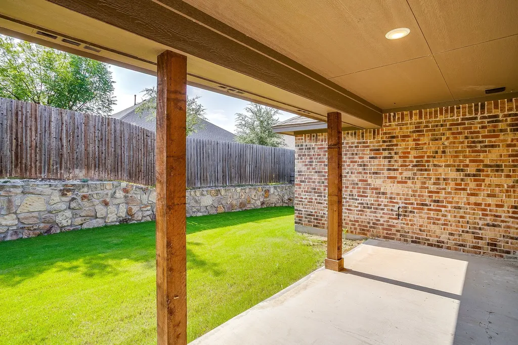 6817 Trail Rock Drive Benbrook TX 76126