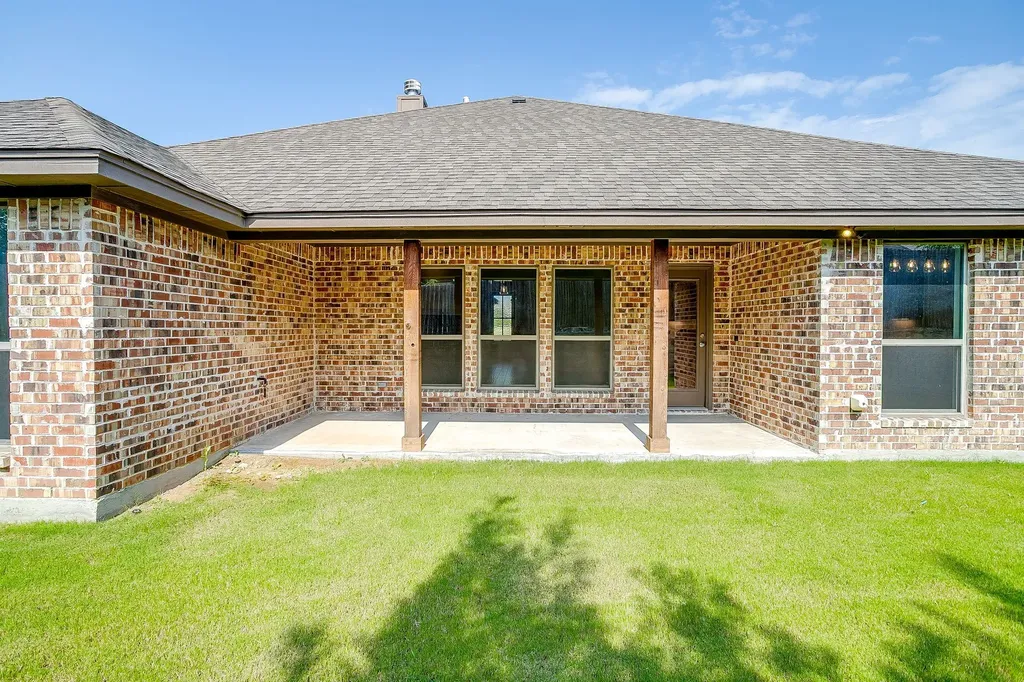 6817 Trail Rock Drive Benbrook TX 76126
