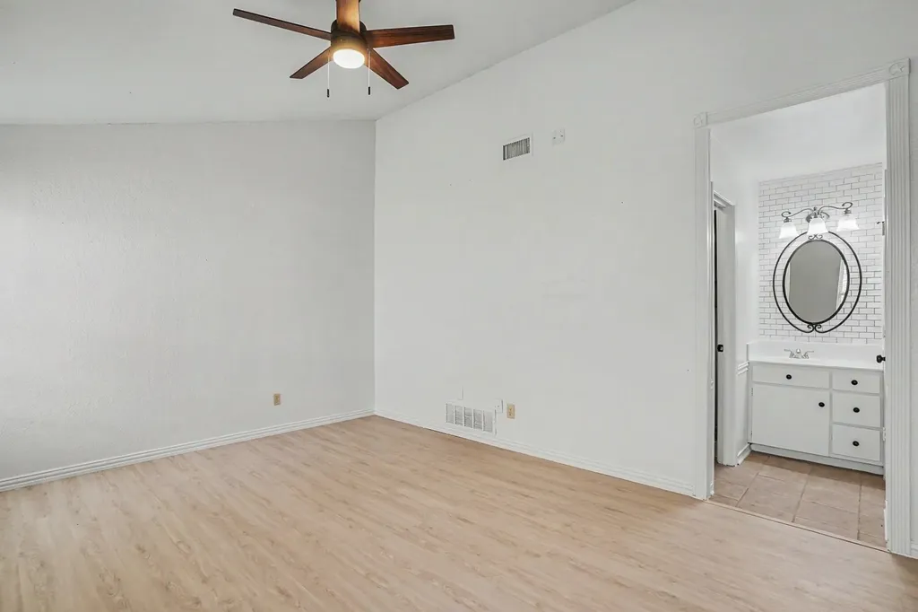 1009 Blue Carriage Lane N Fort Worth TX 76120