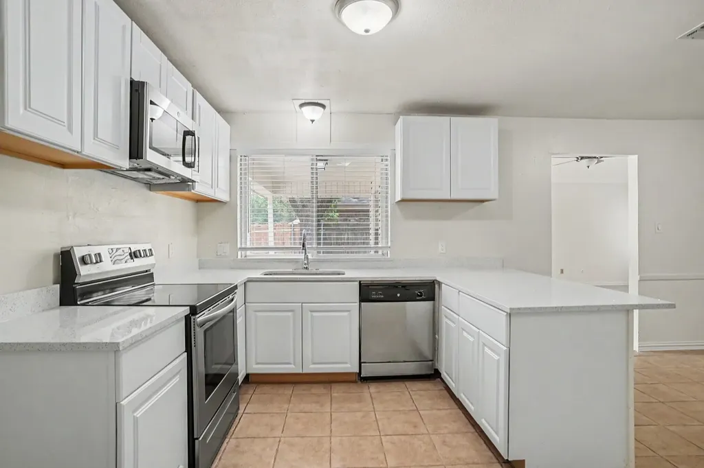 1009 Blue Carriage Lane N Fort Worth TX 76120