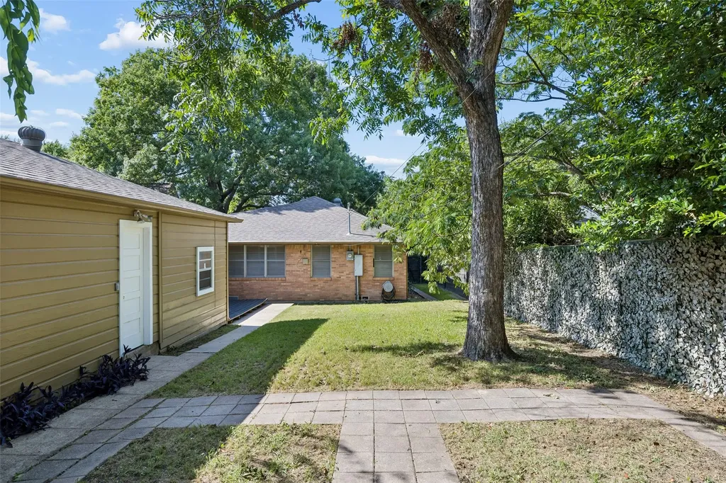 2728 Alco Avenue Dallas TX 75211