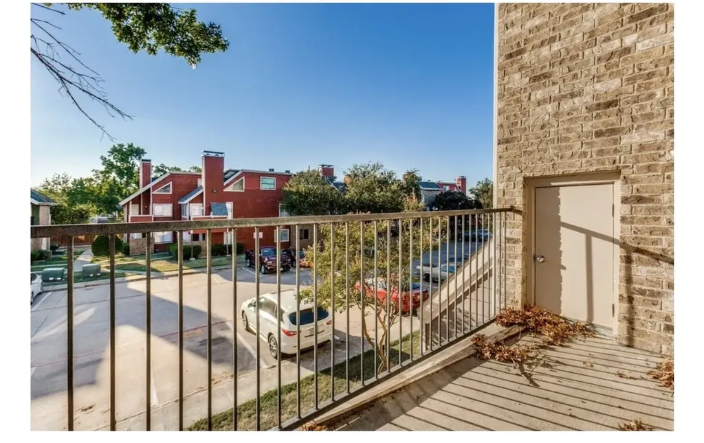 9829 Walnut Street Dallas TX 75243