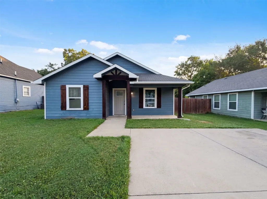 709 W Hull Street Denison TX 75020