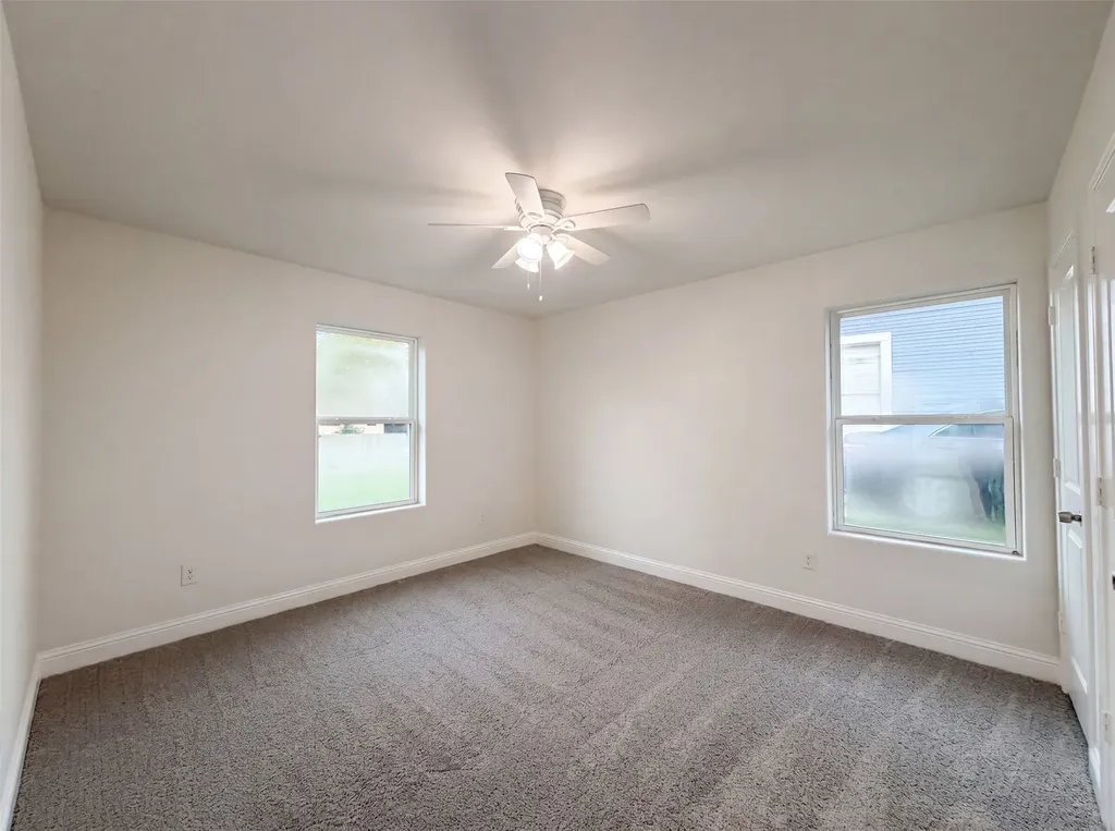 709 W Hull Street Denison TX 75020