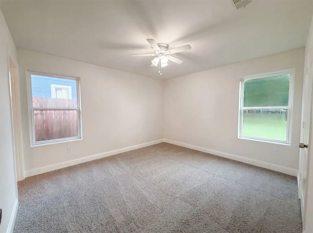 709 W Hull Street Denison TX 75020