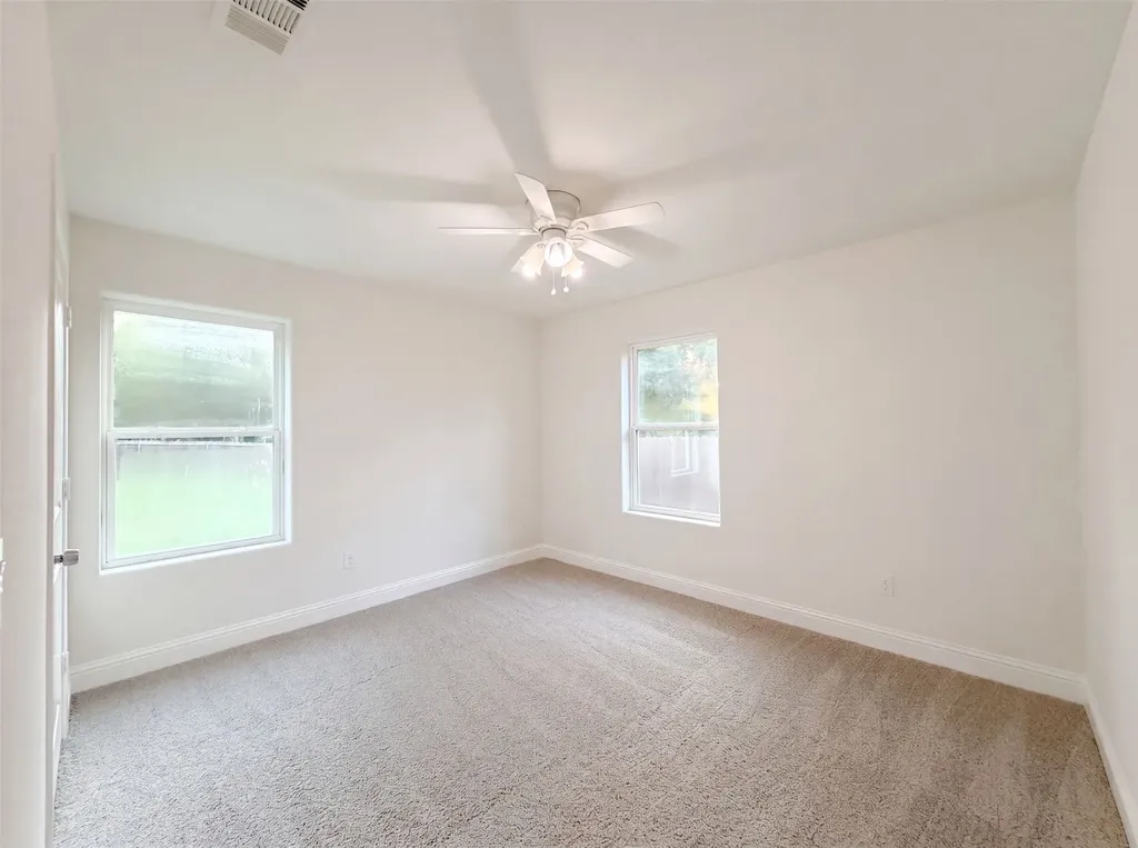 709 W Hull Street Denison TX 75020