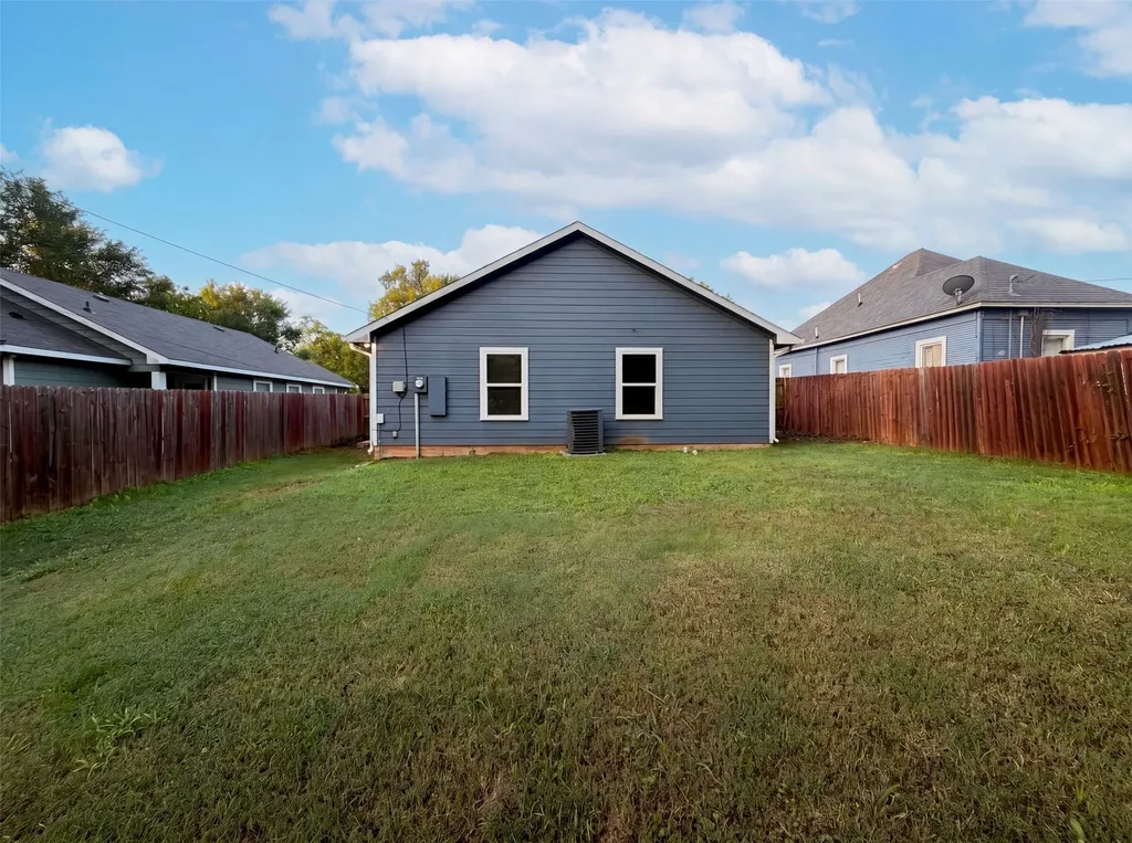 709 W Hull Street Denison TX 75020