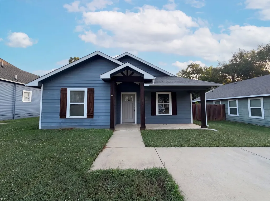 709 W Hull Street Denison TX 75020
