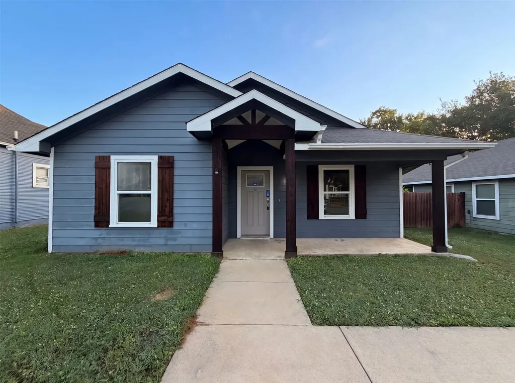 709 W Hull Street Denison TX 75020