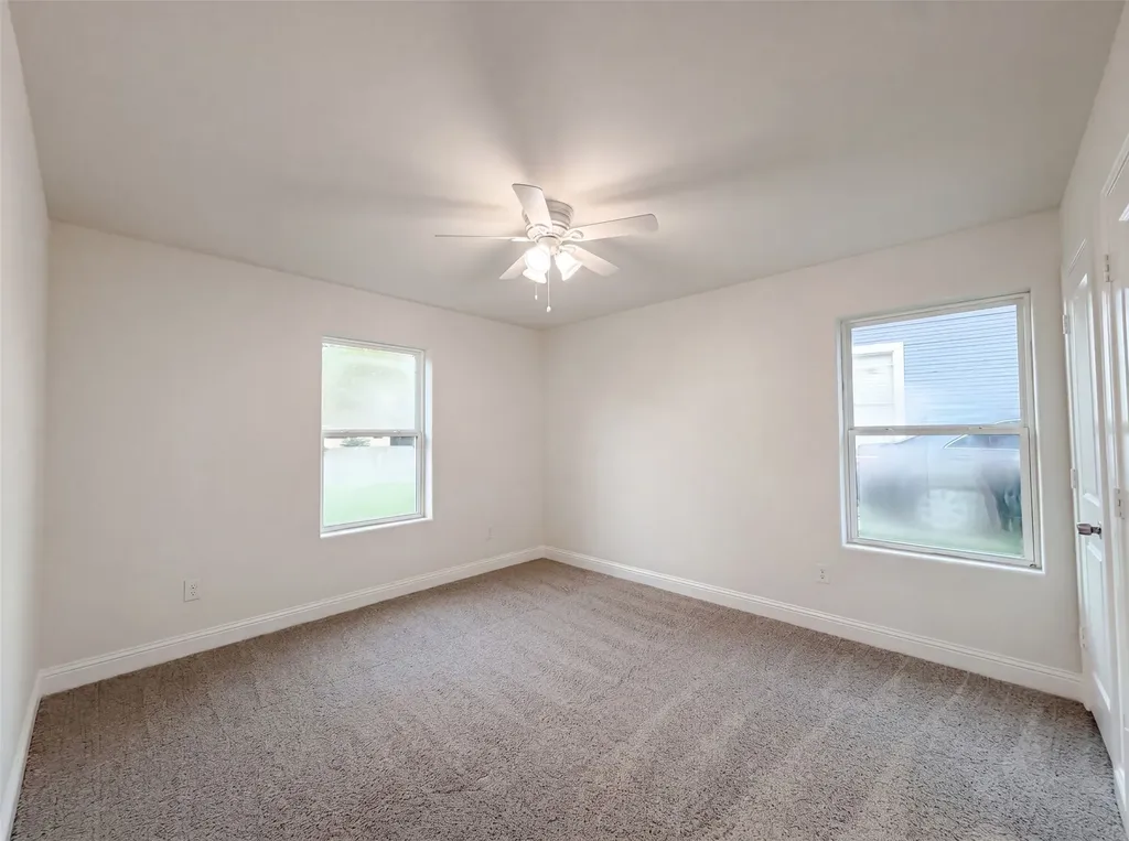 709 W Hull Street Denison TX 75020