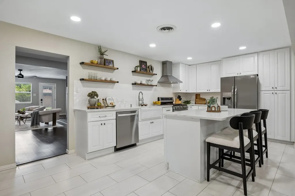 2519 Highwood Drive Dallas TX 75228