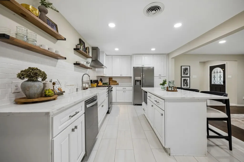 2519 Highwood Drive Dallas TX 75228