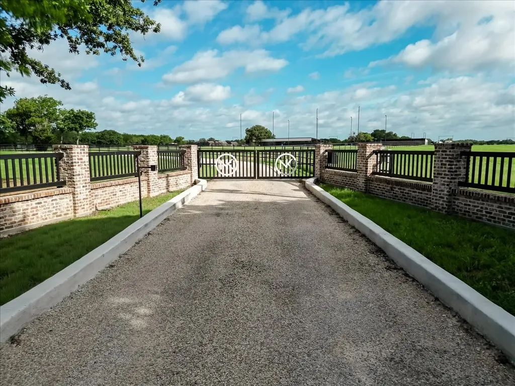 1340 Lacy Drive Lipan TX 76462