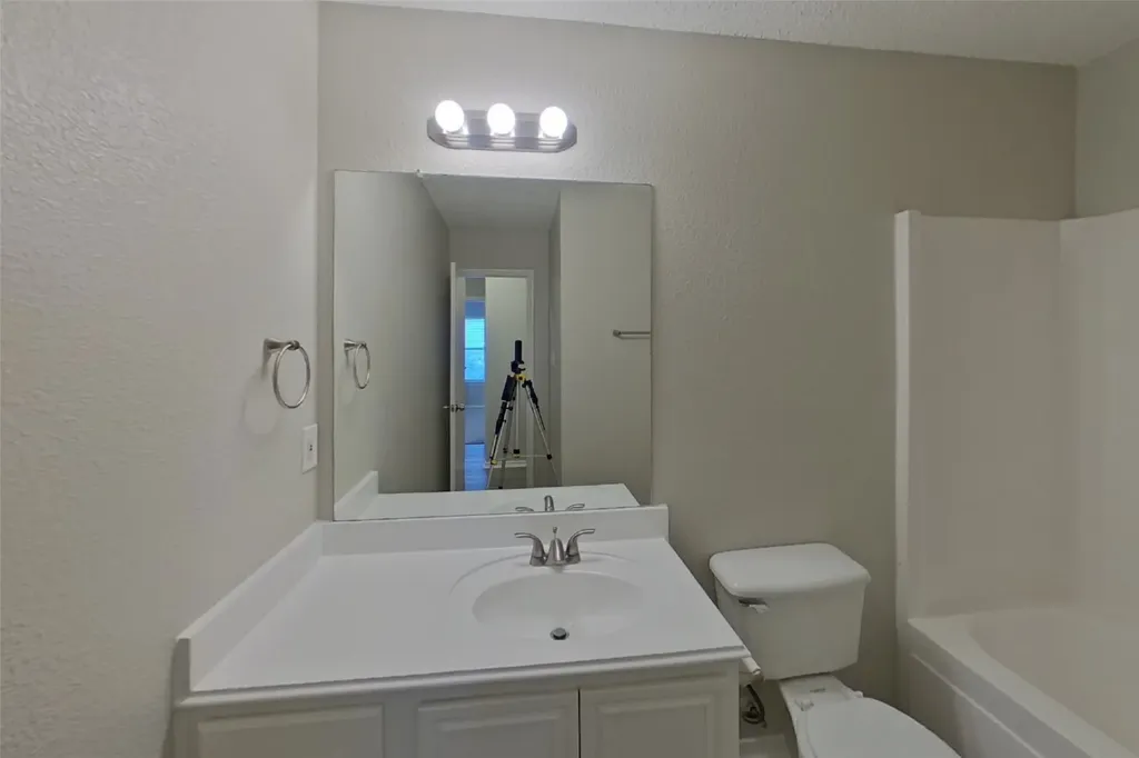 10525 Flamewood Drive Fort Worth TX 76140