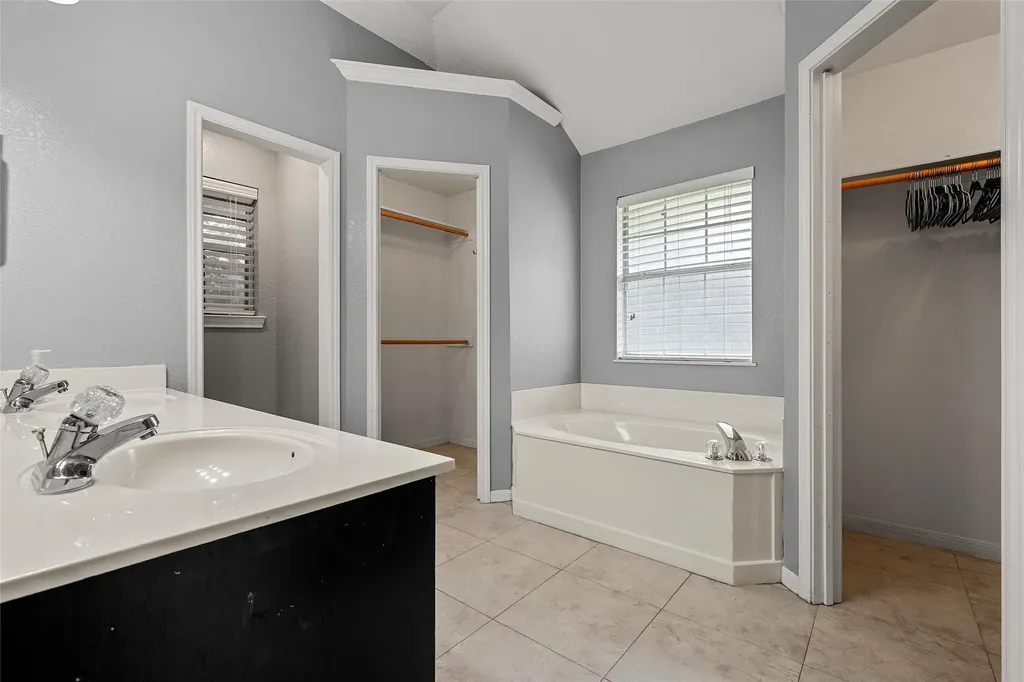 10604 Sierra West Drive Waco TX 76712