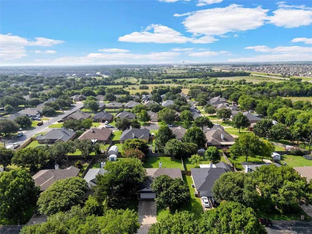 10604 Sierra West Drive Waco TX 76712