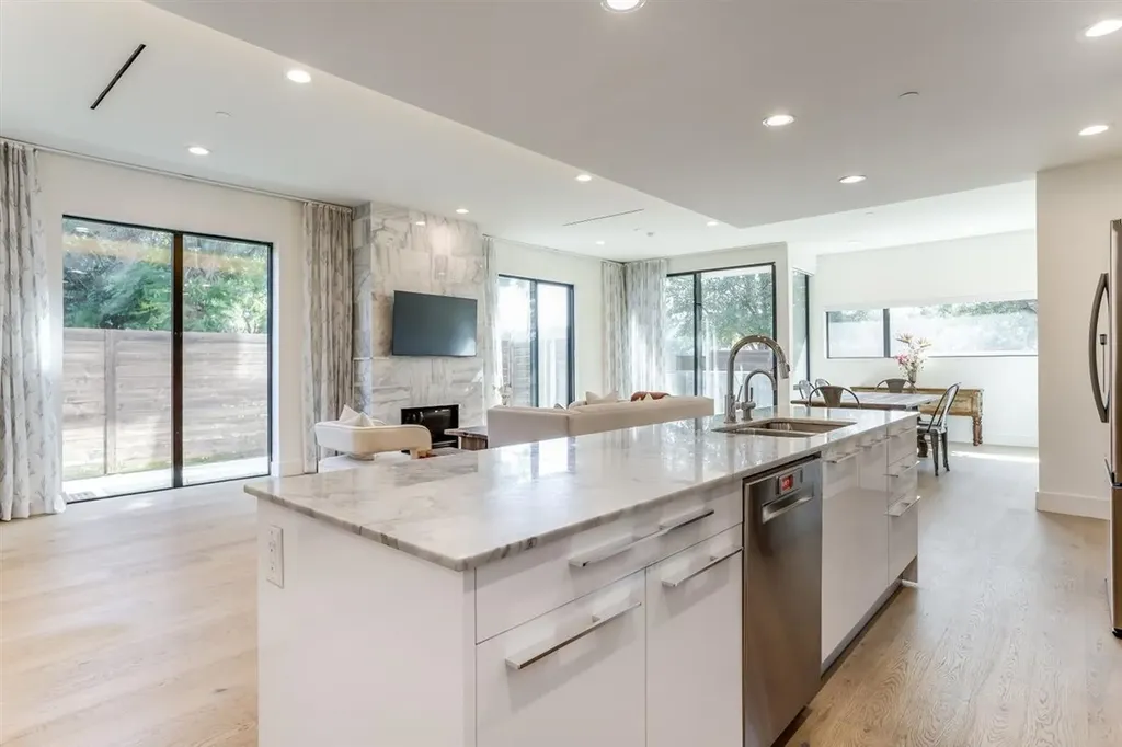3923 Cole Avenue Dallas TX 75204
