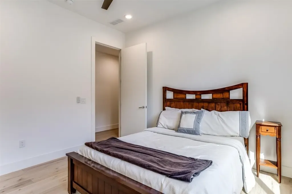 3923 Cole Avenue Dallas TX 75204