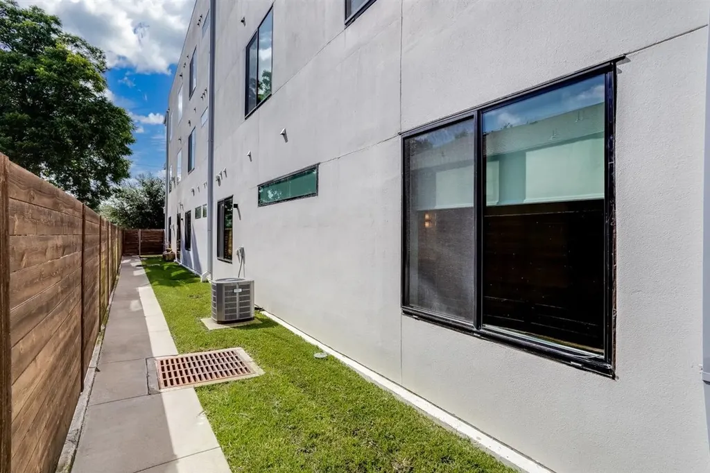3923 Cole Avenue Dallas TX 75204