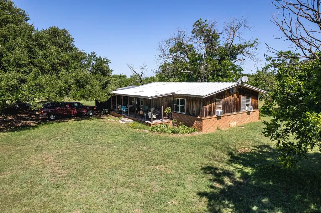 1570 Fm 2805 Talpa TX 76882