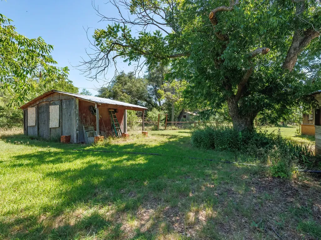 1570 Fm 2805 Talpa TX 76882