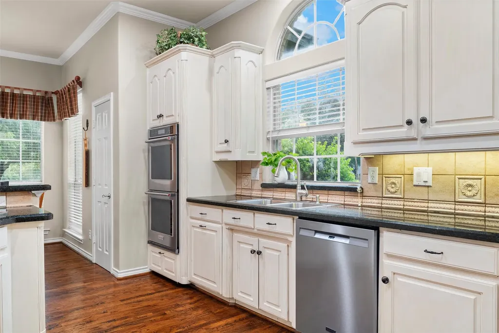 1718 Wanda Way Arlington TX 76001