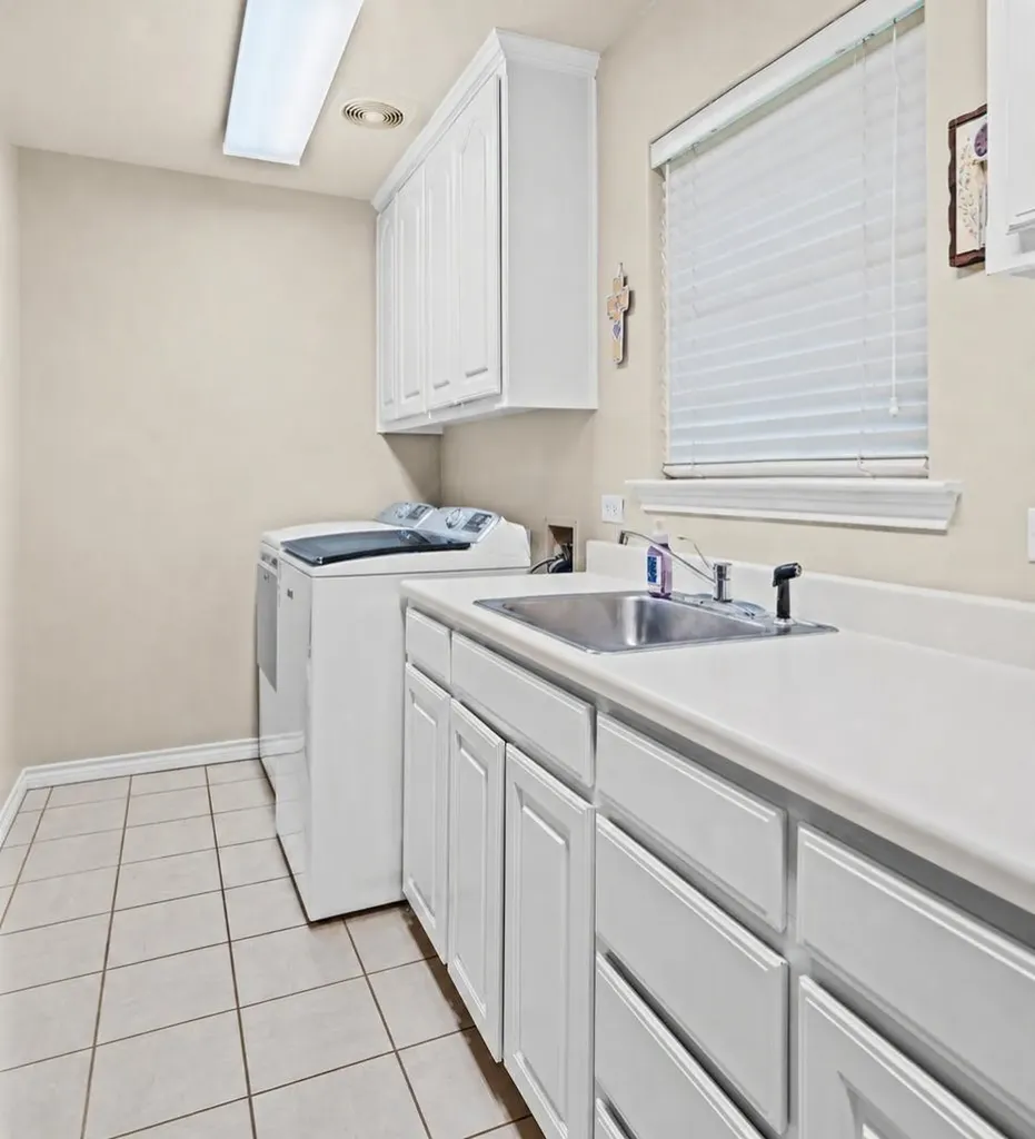 1718 Wanda Way Arlington TX 76001
