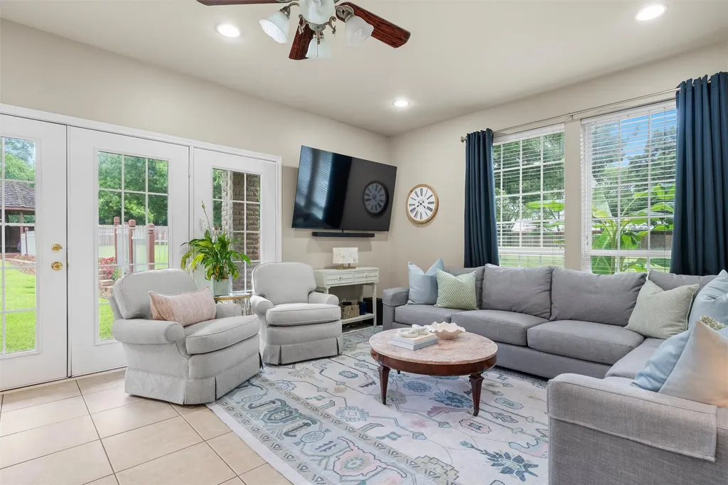 1718 Wanda Way Arlington TX 76001
