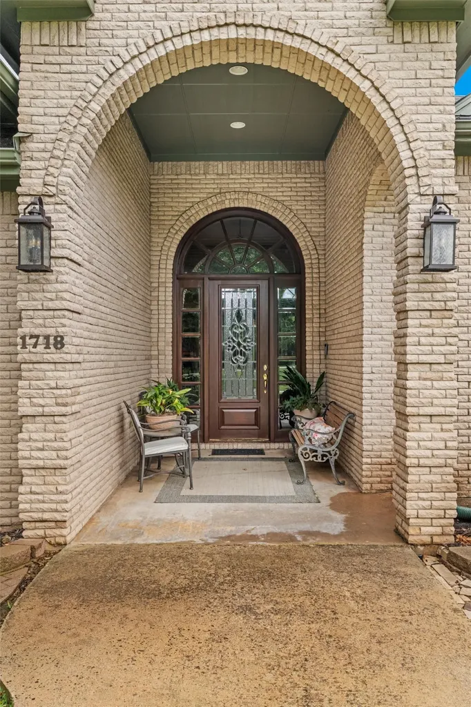 1718 Wanda Way Arlington TX 76001