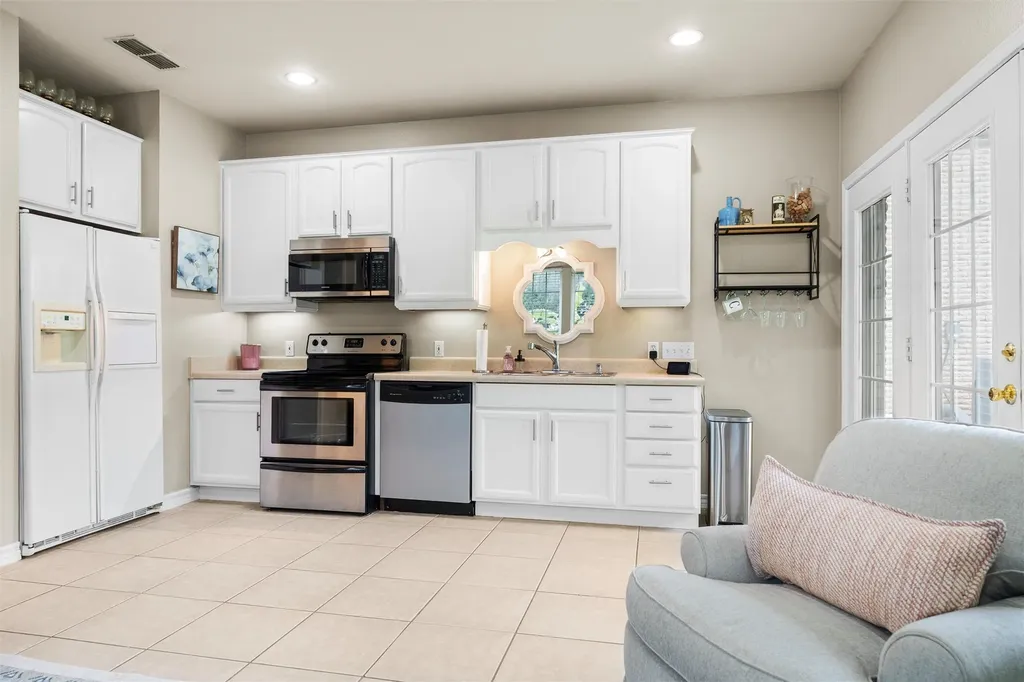 1718 Wanda Way Arlington TX 76001