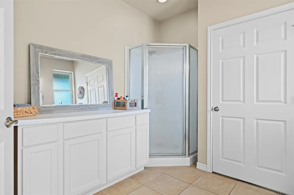 1718 Wanda Way Arlington TX 76001