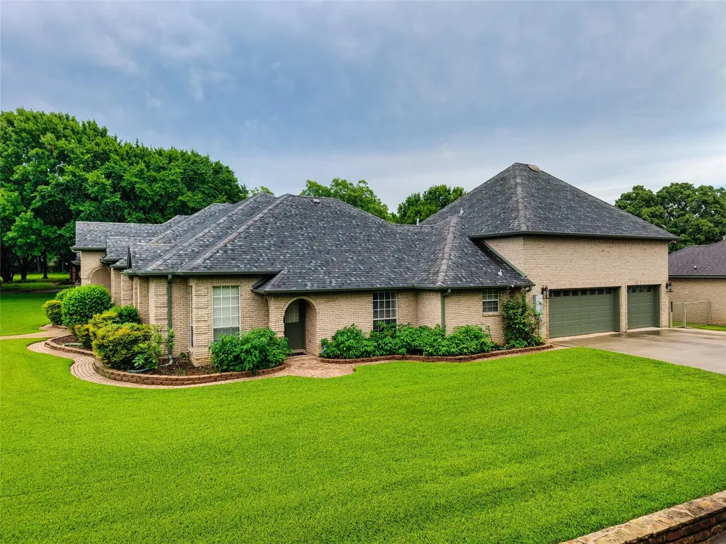 1718 Wanda Way Arlington TX 76001