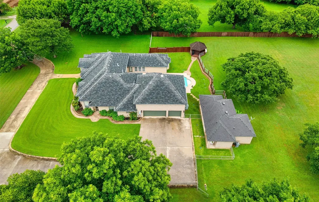 1718 Wanda Way Arlington TX 76001