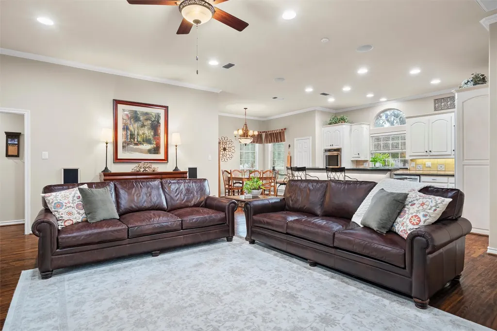 1718 Wanda Way Arlington TX 76001