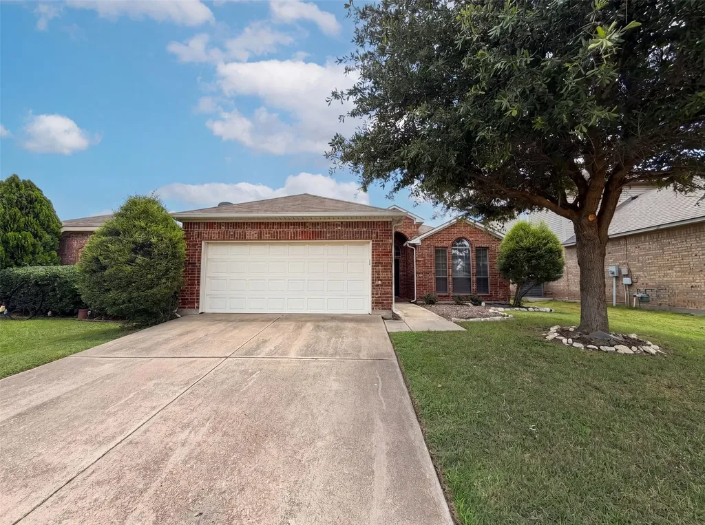 1205 Kachina Lane Fort Worth TX 76052