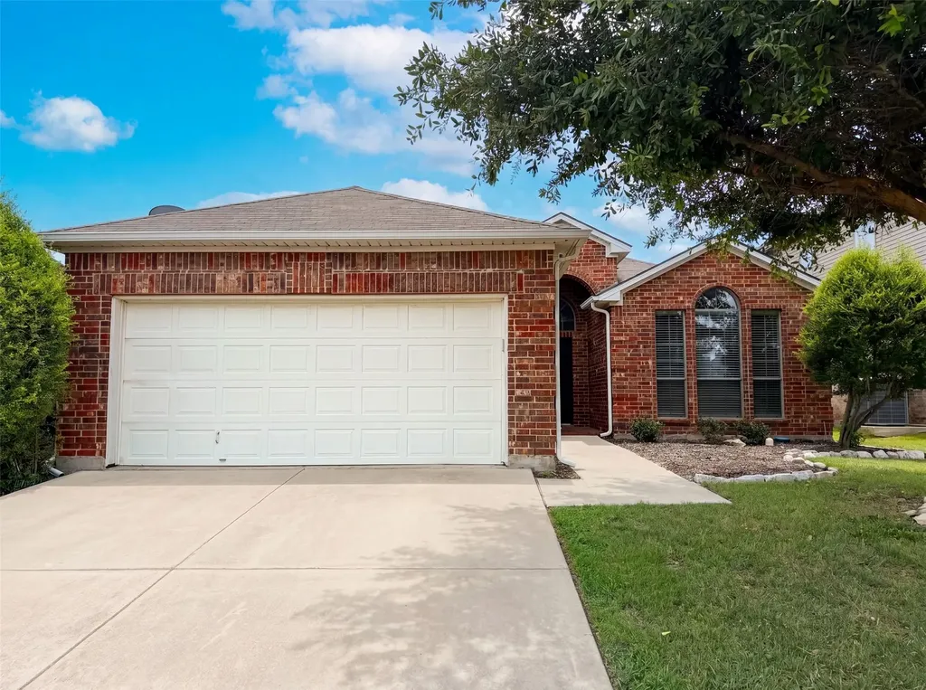 1205 Kachina Lane Fort Worth TX 76052