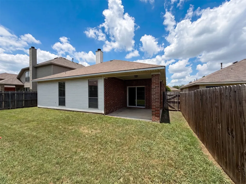 1205 Kachina Lane Fort Worth TX 76052