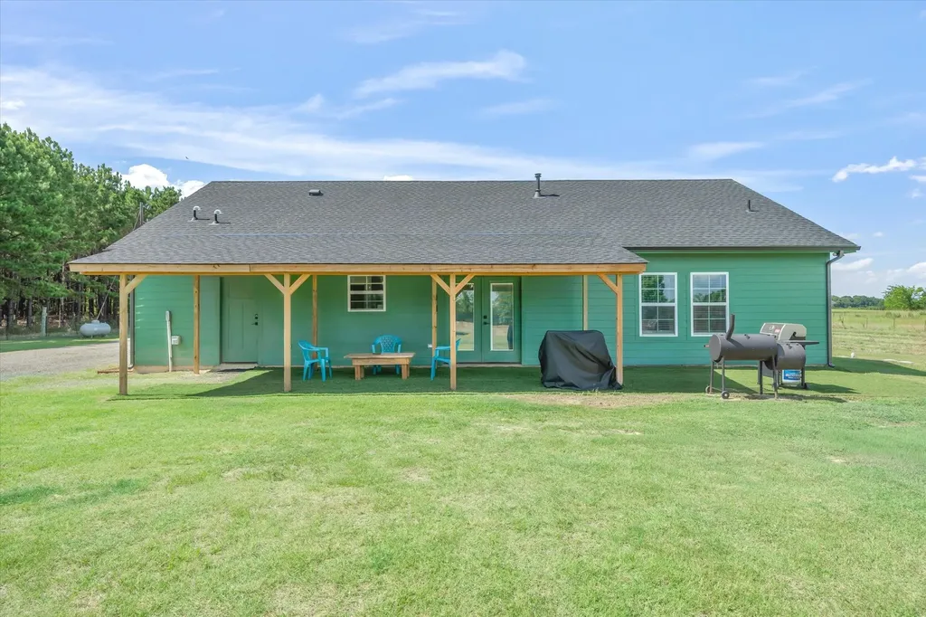 832 Vz County Road 4512 Ben Wheeler TX 75754
