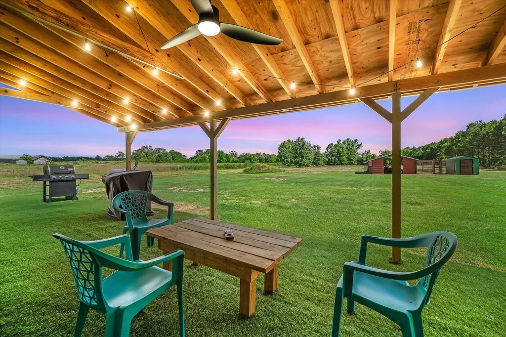 832 Vz County Road 4512 Ben Wheeler TX 75754