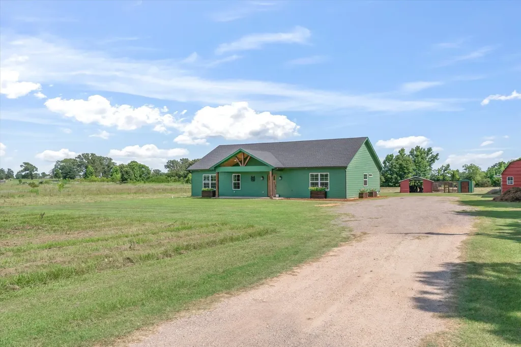 832 Vz County Road 4512 Ben Wheeler TX 75754